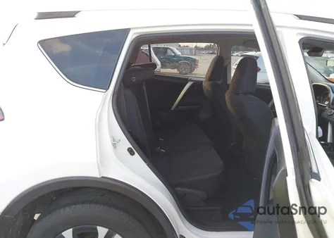 2016 Toyota Rav4 Le z USA, uszkodzony, nr VIN JTMZFREV4GJ070507